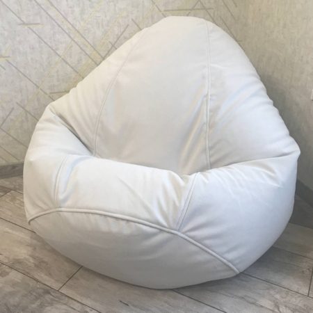 Белое кресло-мешок из велюра